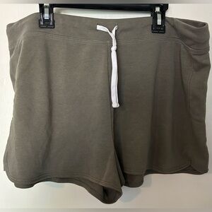 Old Navy ladies knit shorts size L